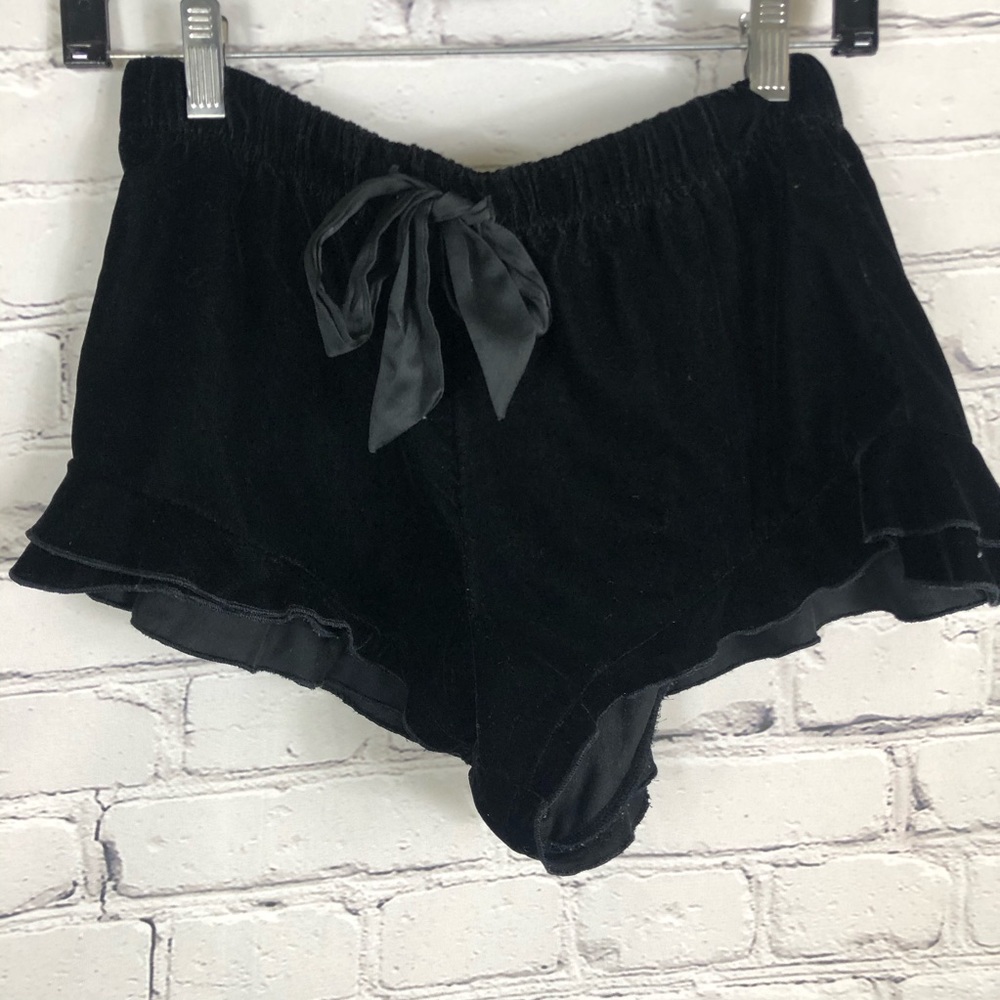 Victoria’s Secret Black crushed Velvet Ruffle Shorts. Size (S) Sleepwear - Picture 3 of 7
